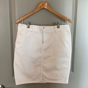 Old Navy White Pencil Skirt, Size 10